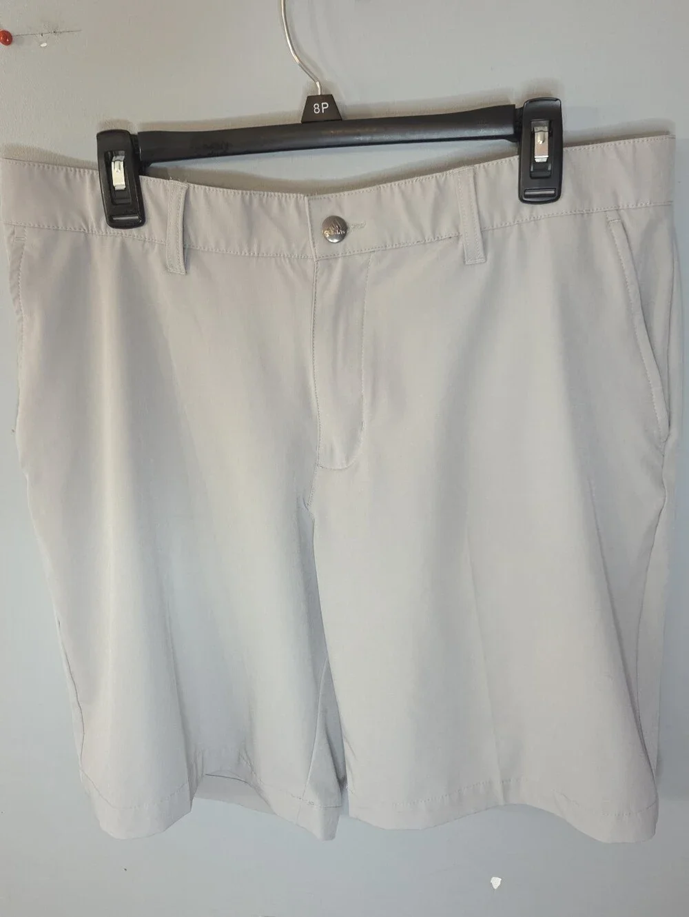 adidas Ultimate 365 Men’s Golf Shorts Beige Solid Flat Front Waist 36